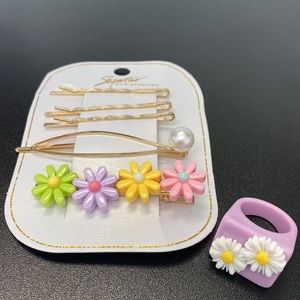 Floral Hair Accessory and Daisy Resin Ring